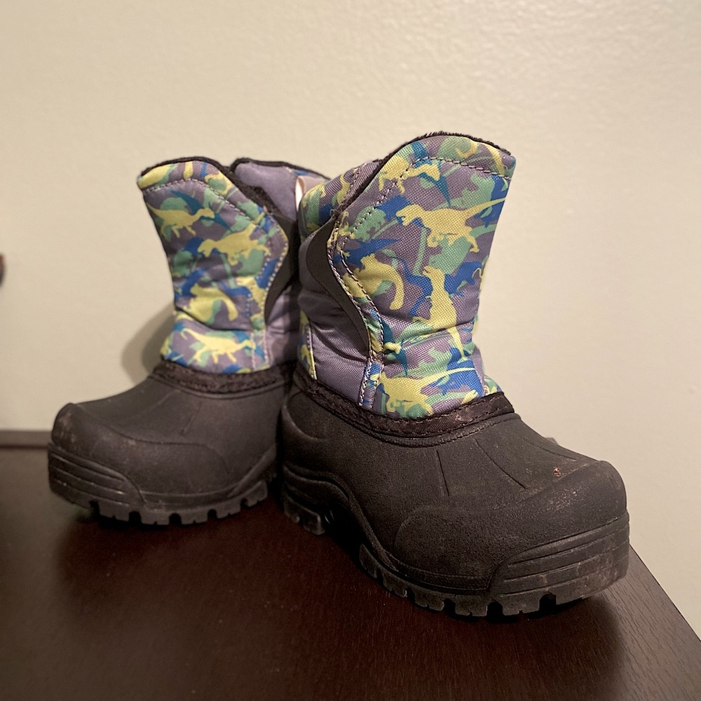 Dinosaur Snow Boots 🦖⛄️